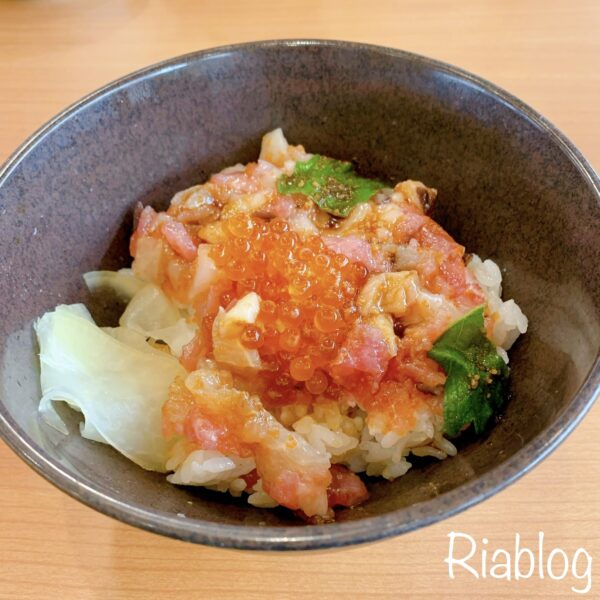 くら寿司の平日ランチ「感動の丼」旬の海鮮丼